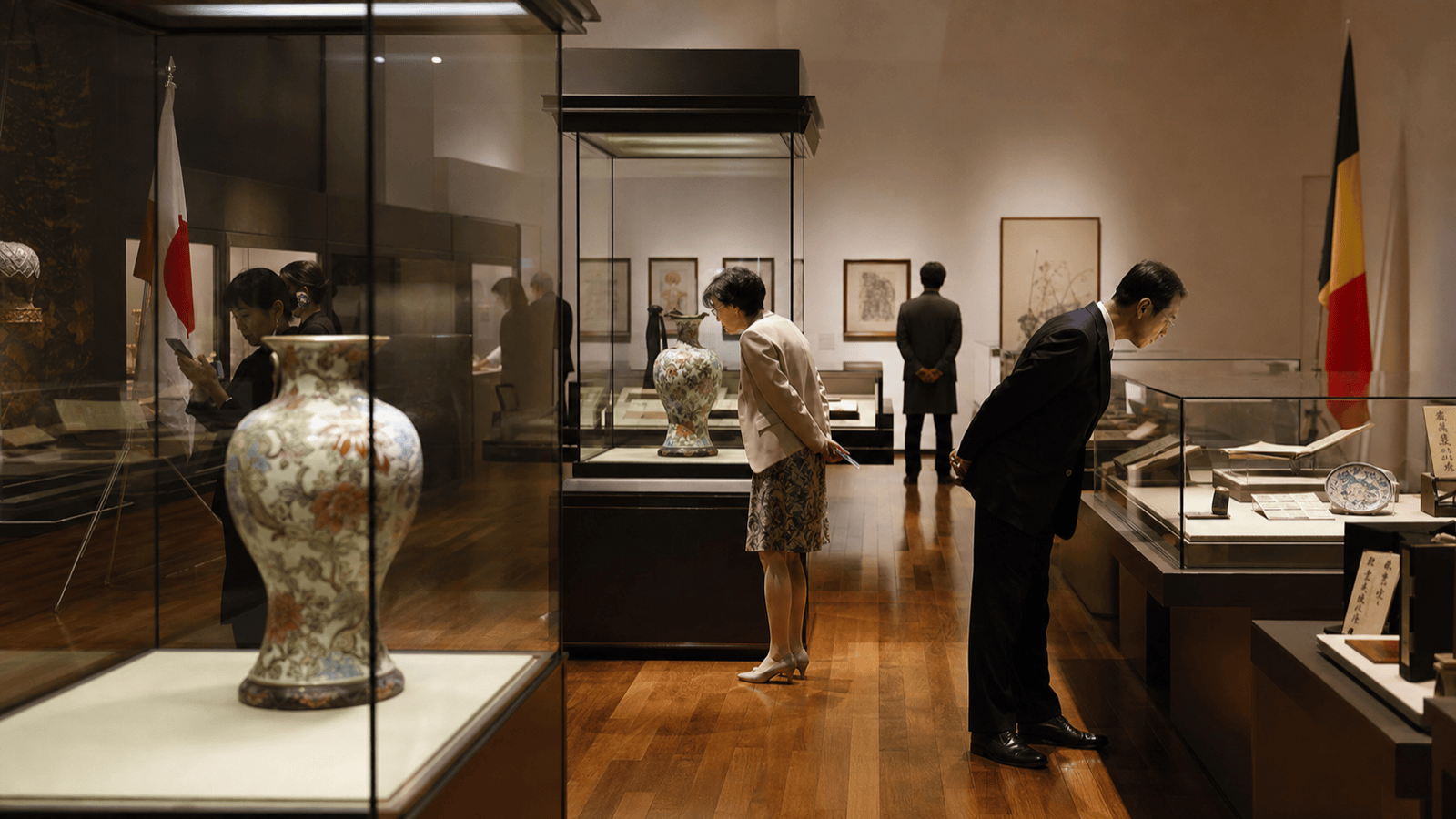 Crown Prince Akishino and Princess Kiko Visit Japan-Belgium Exchange Exhibition